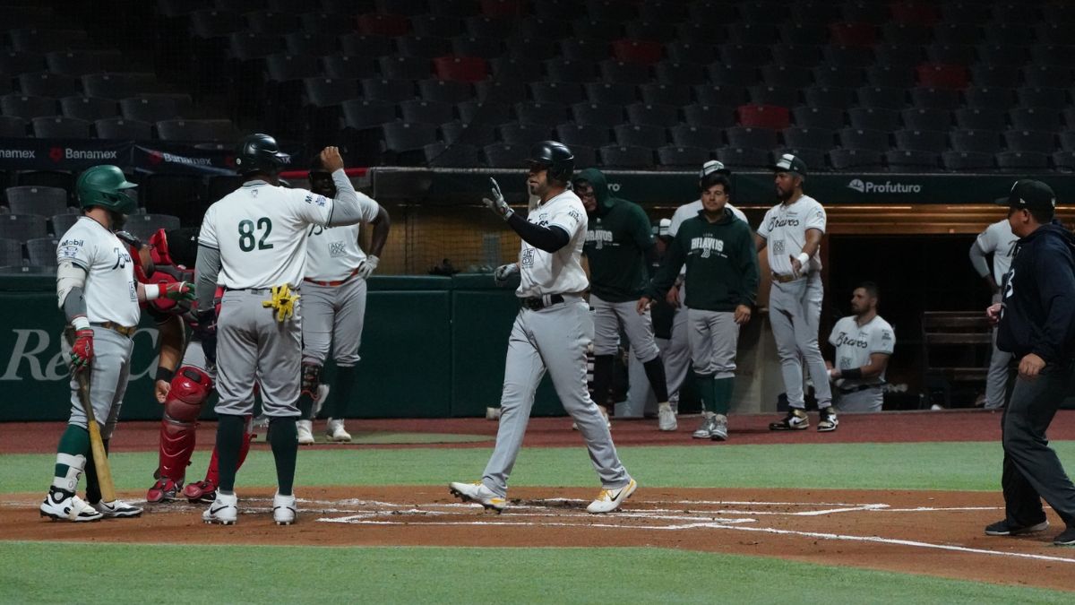 Bravos de León en su último juego de pretemporada en la Ciudad de México. Foto: Cortesía Toros de Tijuana.