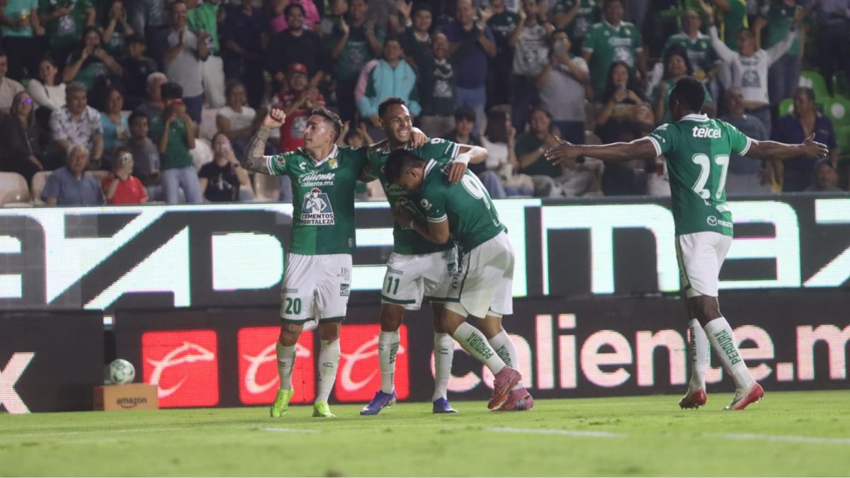 León celebró su triunfo ante Juárez y se mete a puestos de liguilla. Foto: Mary Ochoa.