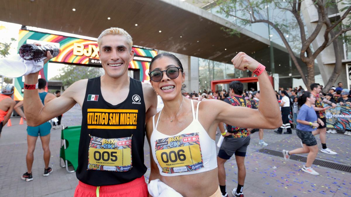 Francisco y Natali, ganadores del Medio Maratón BJX 2026. Foto: Gerardo García.