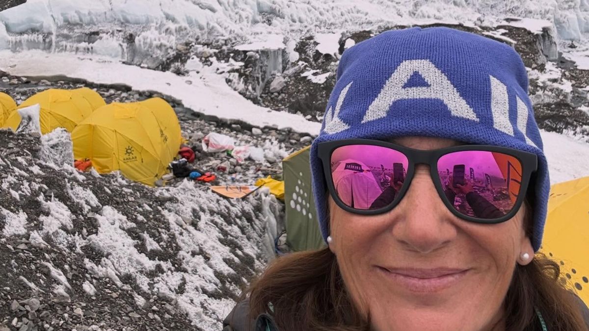 Laura González en el campo base del Monte Everest. Foto: Laura y Yuri Oficial.