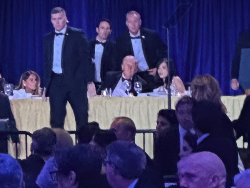 ‘No soy violador, no soy pedófilo’, enfurece Trump durante entrevista con CBS; le leen carta que escribió agresor