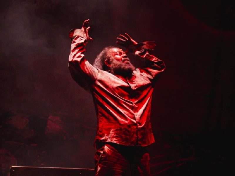 Sebastián Dezma llega a León con El Diario de un loco: una experiencia teatral muy humana