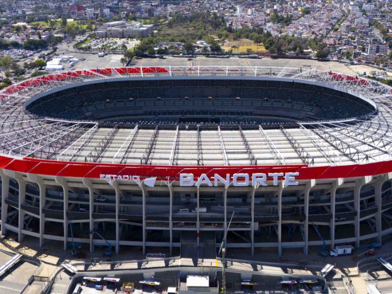 FIFA no permite refuerzos en liguilla y extiende fechas de entrega de estadios mundialistas