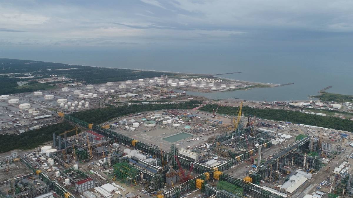 refineria 1