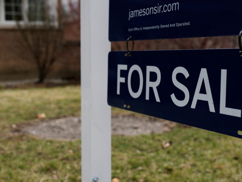 Caen los intereses de hipotecas a 30 años en EU; es el tercer retroceso semanal