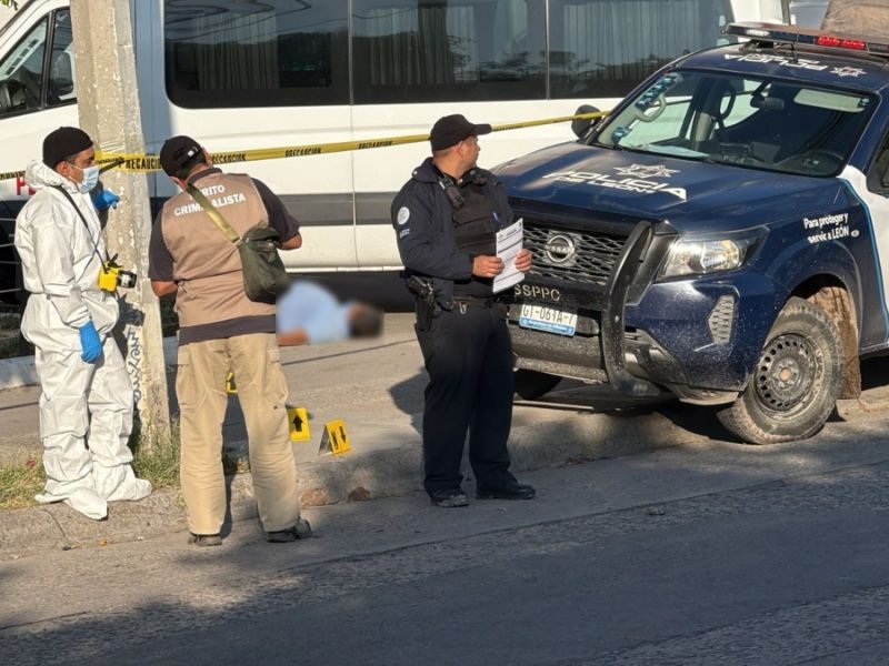 Muere infartado en León: Martín bajó de su camioneta para ir a farmacia pero cayó desfallecido