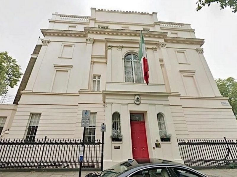 Hospedaje del hijo de Ebrard en Londres costaría 1 millón de pesos; lo hizo en Embajada