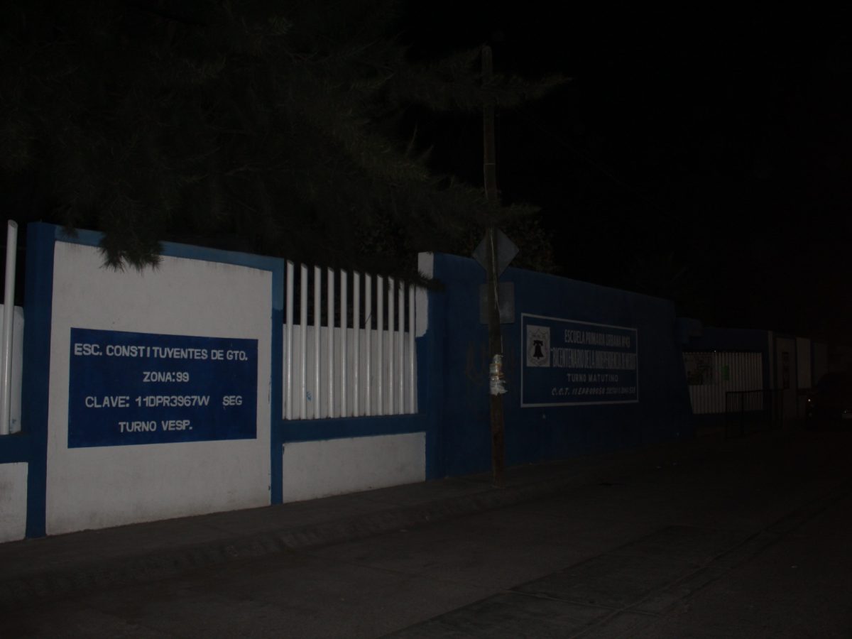 Se intoxican alumnos de sexto al combinar alcohol industria con aguas de fresa y de jamaica