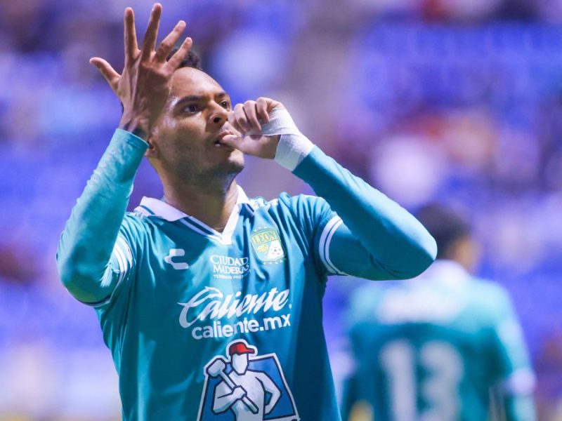 ¡De tres, tres! León vence al Puebla y apunta a la Liguilla