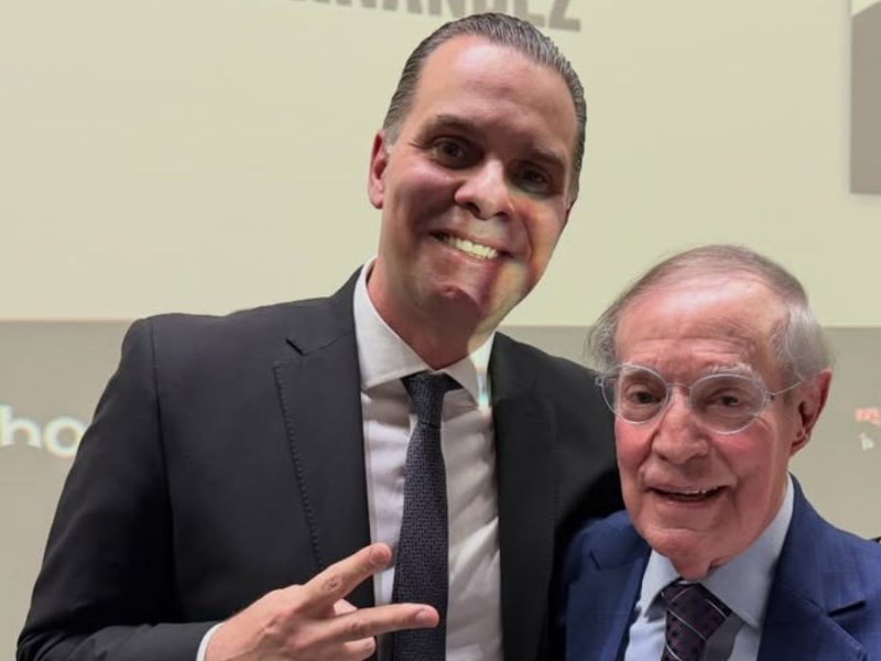 José Ramón Fernández presenta ‘El Protagonista’ y Christian Martinoli elogia a su maestro