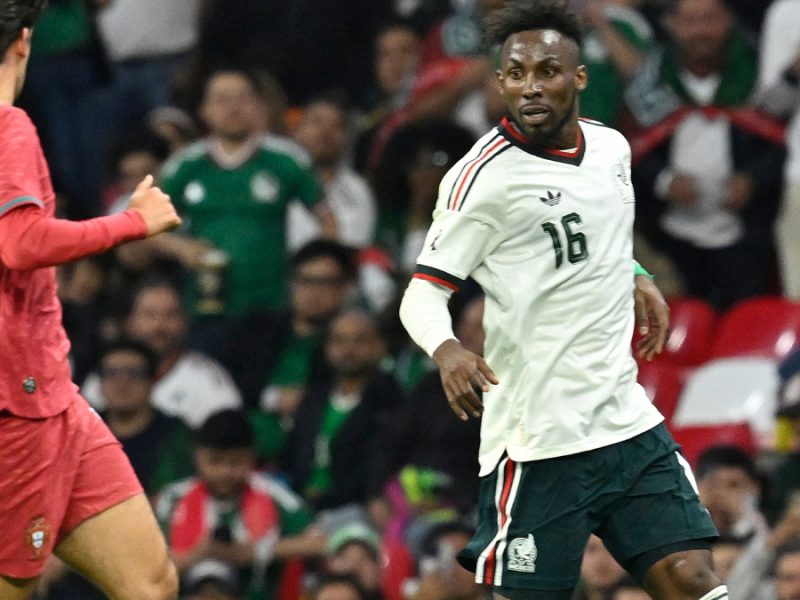 Quiñones revela que, por conflicto bélico, “me tocó sacar a la familia” y está “solo allá”