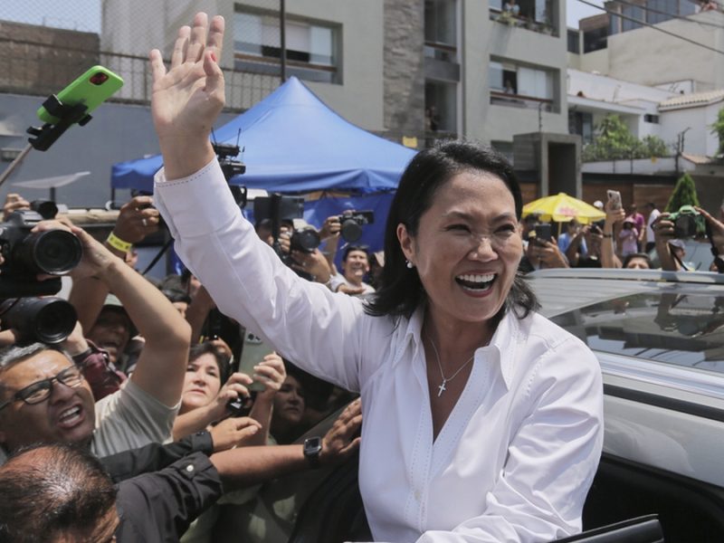 Elecciones en Perú: Caos logístico impide votar a miles; Keiko Fujimori lidera conteo
