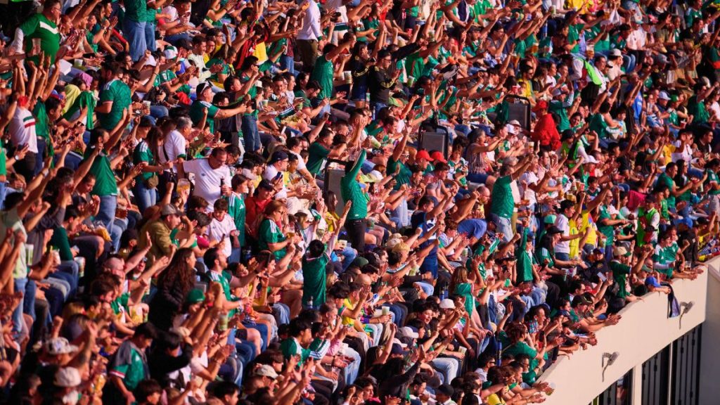 La afición mexicana estará en el mira durante el Mundial. MexSport.