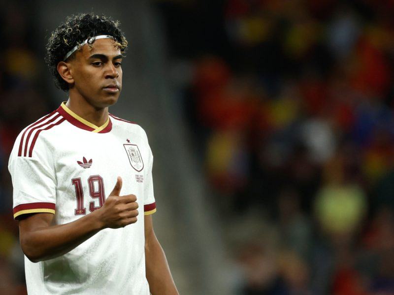 Lamine Yamal llama “ignorantes y racistas” a quienes hicieron cánticos anti musulmanes ante Egipto