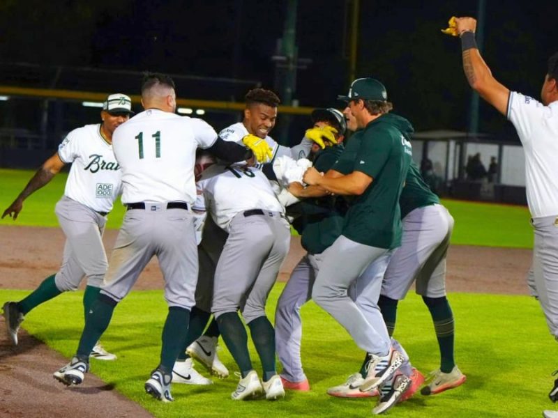 Bravos de León deja tendidos a Toros y jugará la final de la Copa León 450