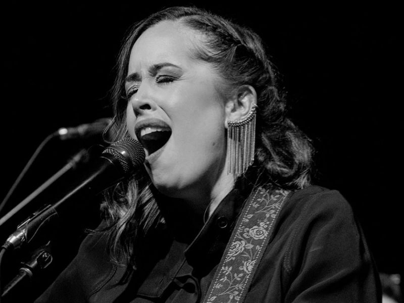 Lu Ruenes presenta en León su disco Mi Casa, que celebra su evolución artística