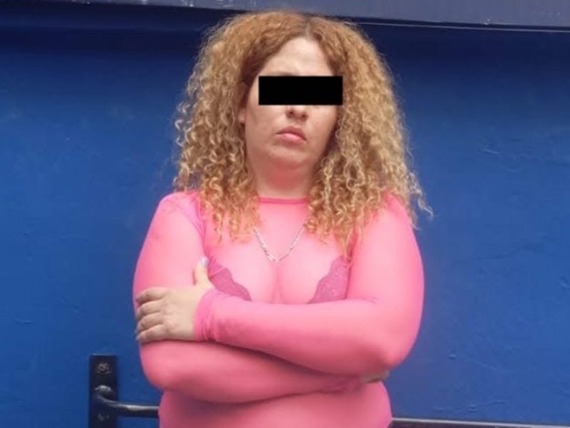 Mujer ebria golpea a policías en alcoholímetro de la Capital; quiso “charolear” con ser supuesta agente