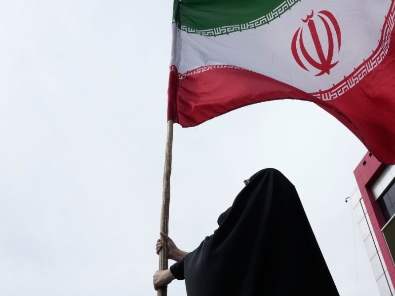 ¿Sigue la tregua? Trump ya no enviará negociadores a Pakistán, propone llamada