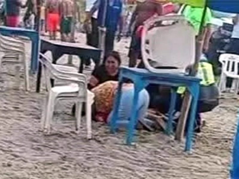 Trágicas vacaciones: Niña se ahoga en playa de Boca del Río; la arrastró corriente a poza profunda