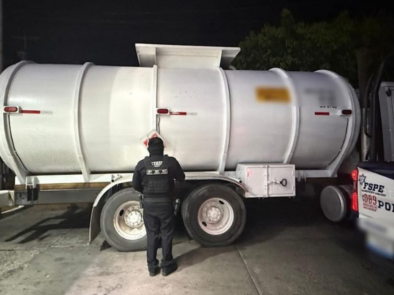 Aseguran pipa con huachicol en Villagrán; transportaba 20 mil litros de combustible