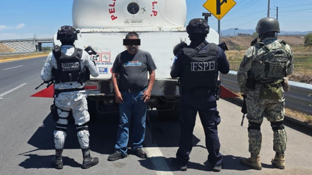 Pipa de gas LP asegurada