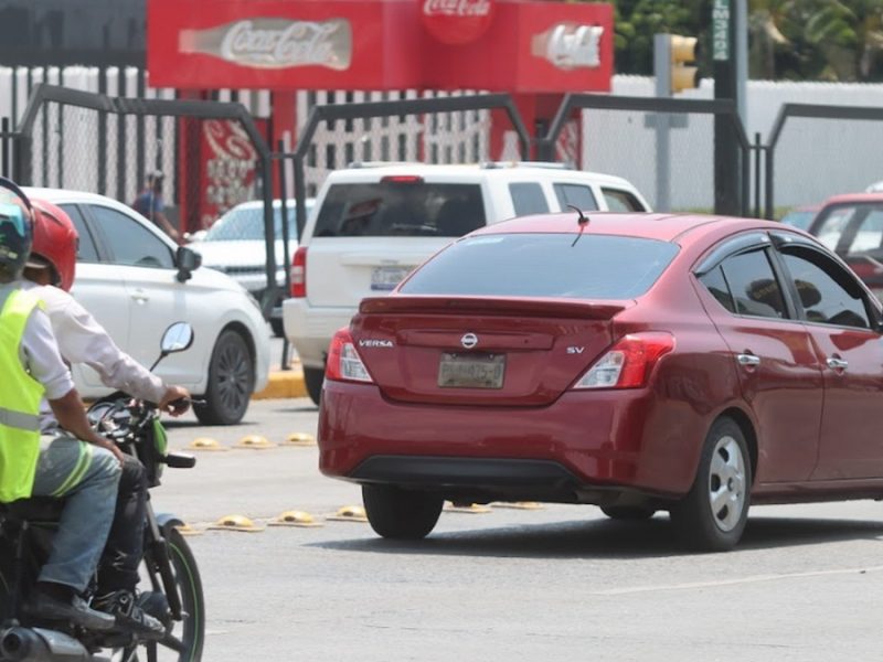 Sancionan a más de 4 mil automovilistas por vidrios polarizados y más de 500 por cubreplacas en León
