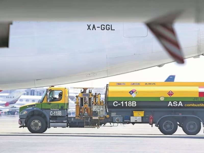 ¿Vuelos caros o cancelaciones?  Se dispara el precio de la turbosina y amenaza al turismo nacional