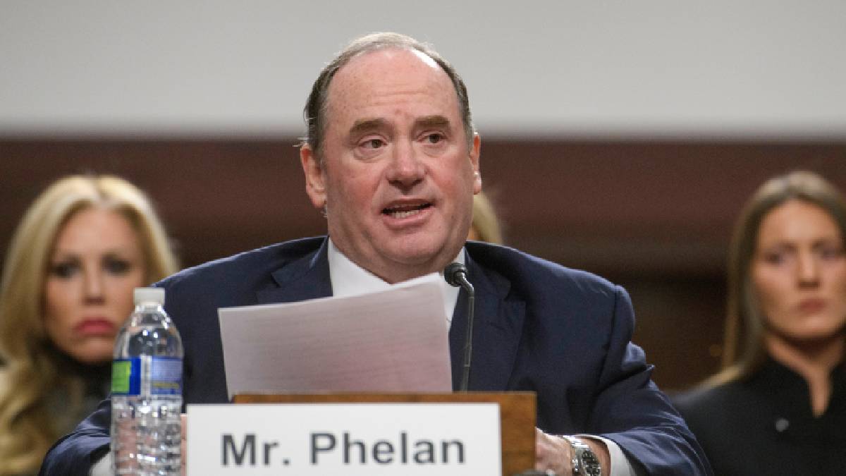 Renuncia Secretario de la Marina John Phelan