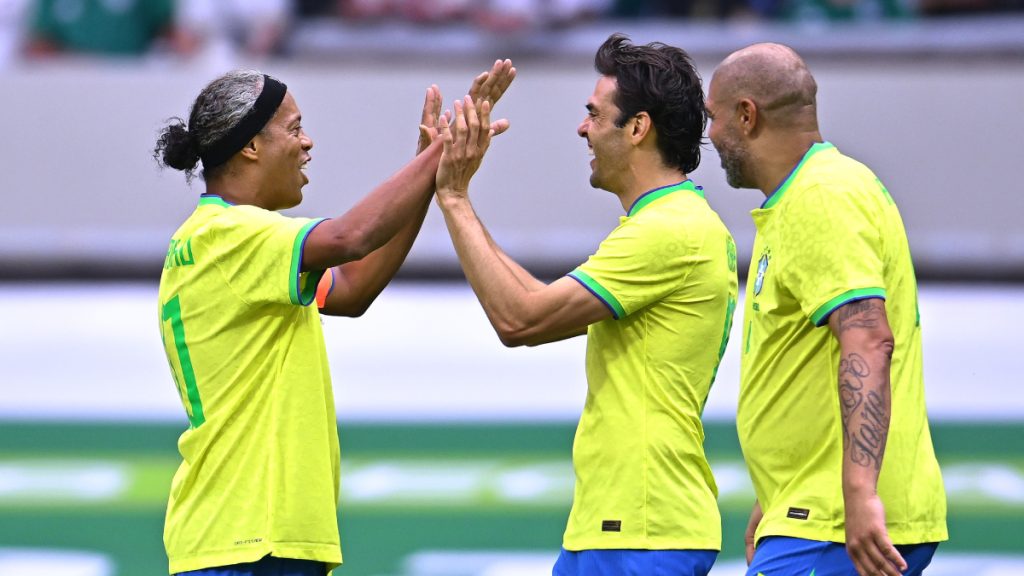 RonaldinhoKakaPartidodeLeyendas