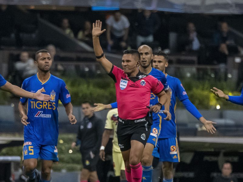 ‘Cantante’ Guerrero acepta que “la ca… feo” en interrumpir acción en partido de Tigres ante América en 2019