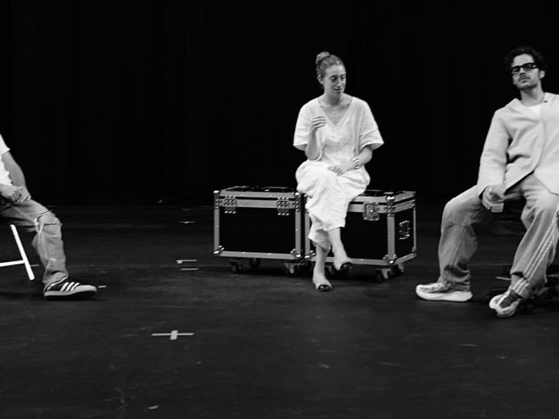 Andrés Borda desafía al público en la obra de teatro ‘La pregunta que faltaba’