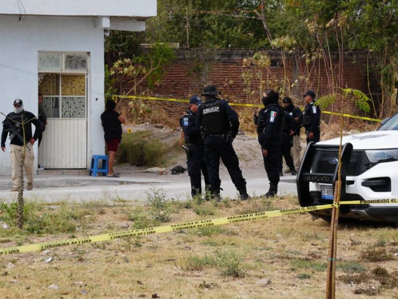 ‘Motosicarios’ sorprenden a Isaac afuera de su casa y lo matan a balazos