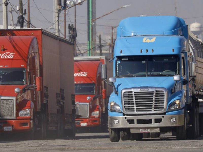 Van contra camiones “chatarra”: Gobierno Federal lanza estímulos para renovar transporte de carga