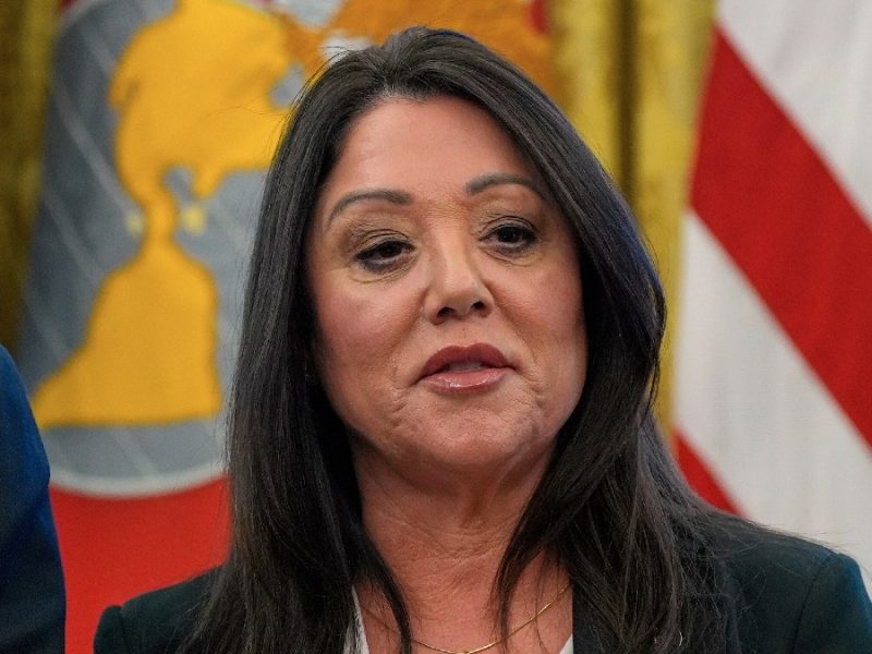 Secretaria de Trabajo Lori Chávez-DeRemer deja gabinete de Trump tras acusación de abuso de poder
