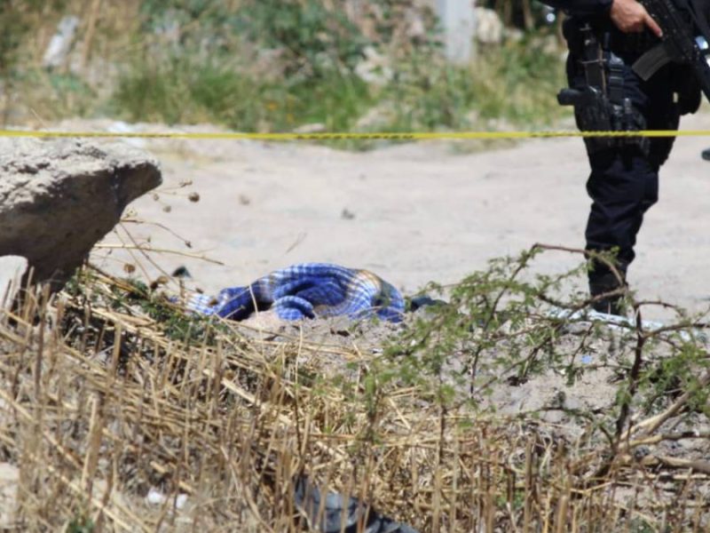 Hallazgo en “La Curva del Pato”: Dejan cadáver envuelto en cobijas cerca de León