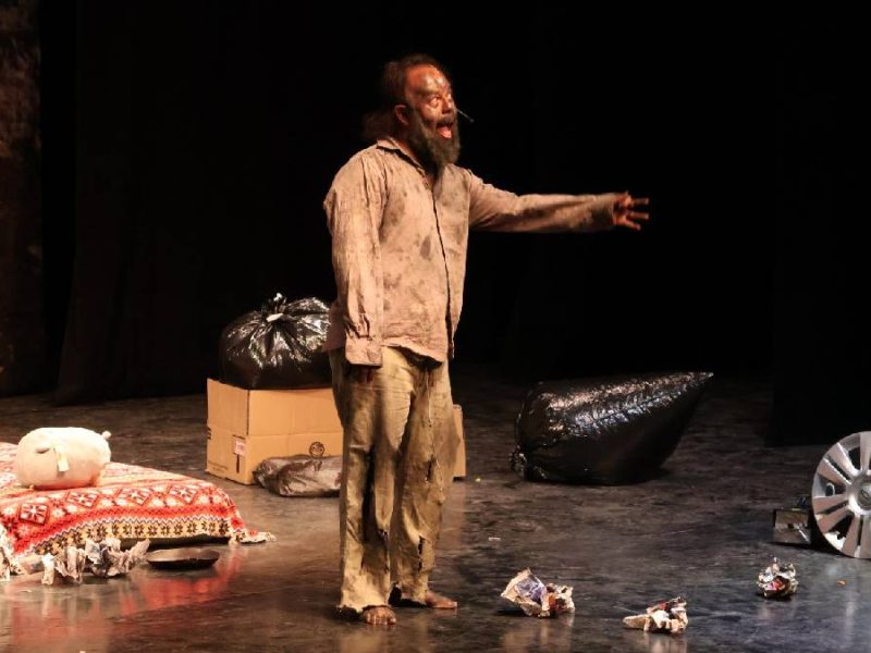 Sebastián Dezma conmueve León con “El Diario de un Loco”: teatro intenso y sold out en el Manuel Doblado