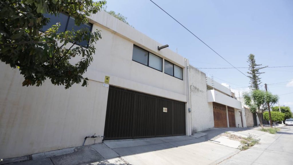 empresa-fachada-leon