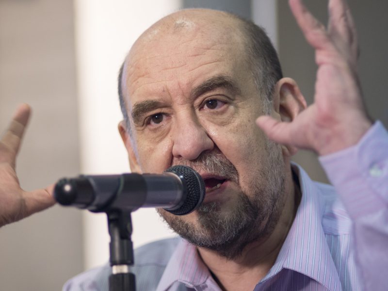 escritor José Luis Trueba Lara