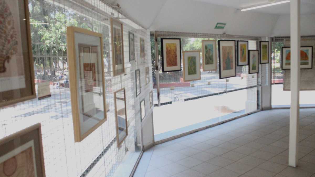exposición Entre tintas y papel Celaya