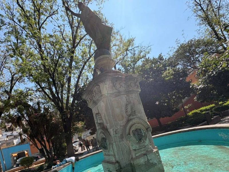 Reactiva Simapag fuentes en plazas públicas de Guanajuato capital; piden darles una ‘manita de gato’