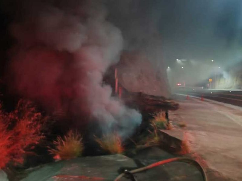 Emergencia en Guanajuato: Incendio alcanza tuberías pluviales y moviliza a decenas de bomberos
