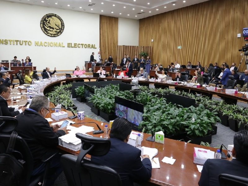 Diputados definen 100 perfiles para el Consejo General del INE; cercanos a Morena continúan en la contienda