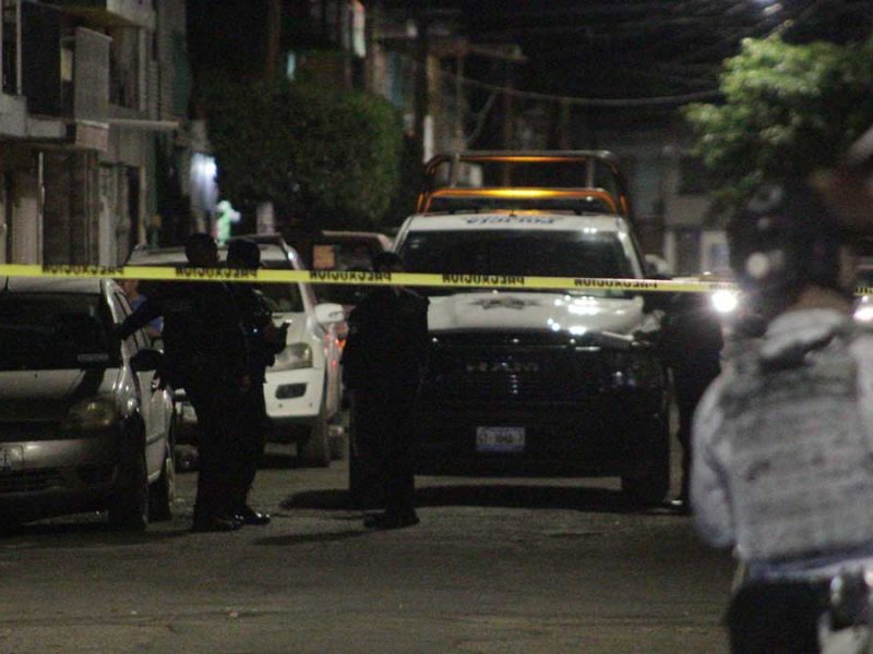Madrugada de balas en Irapuato: Hombres armados dispara contra auto estacionado y escapan