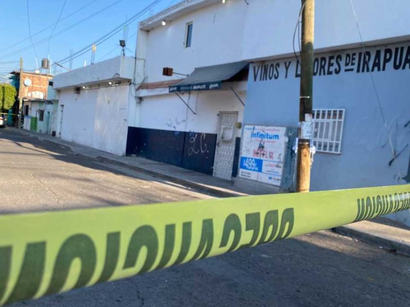 Rafaguean fachada de local ‘Vinos y Licores de Irapuato’, en la colonia Las Heras; no hay heridos