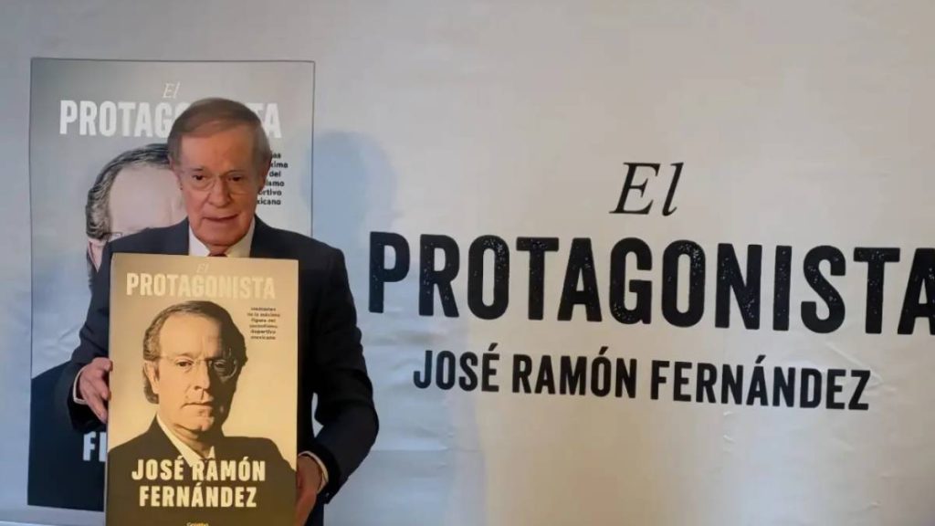 José Ramón Fernández presenta su libro 'El Protagonista' y aprovecha en lanzar dura critica a Televisa - Foto: Yahoo.