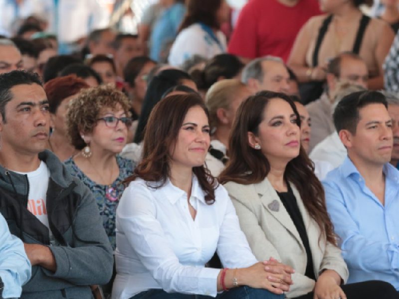 Ale Gutiérrez y Libia García: De gira en León, entregan y prometen obras