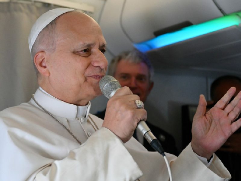 Trump dice que no se disculpará con el papa León XIV