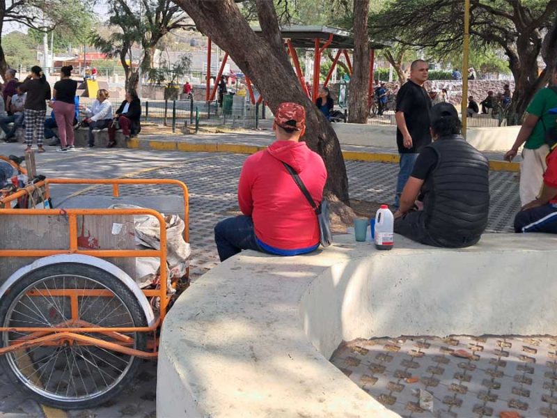 Retiran a comerciantes del Parque Sardaneta por falta de permisos y exceso de basura