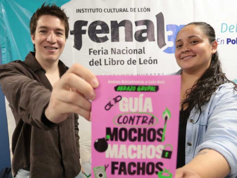 “Guía contra mochos, machos y fachos” llega a la Fenal 37; un diálogo necesario sobre el conservadurismo