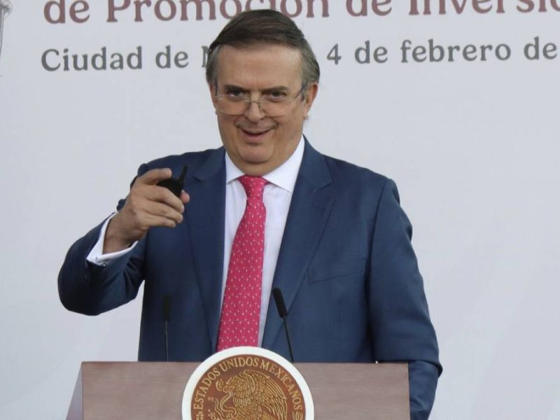 Sheinbaum respalda a Ebrard: Continuará en Economía pese a investigación anticorrupción